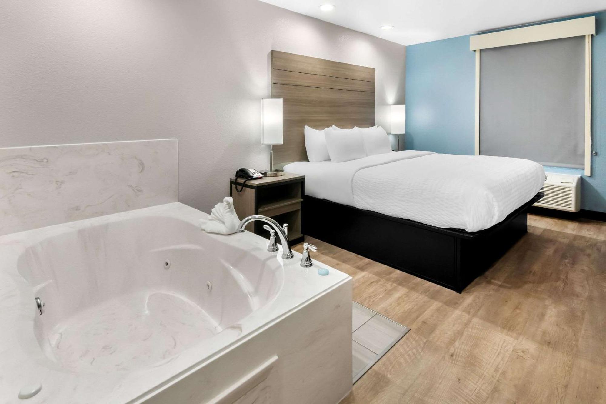 Готель Clarion Pointe Форт-Ворт Екстер'єр фото